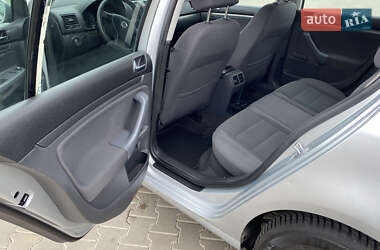 Хетчбек Volkswagen Golf 2005 в 