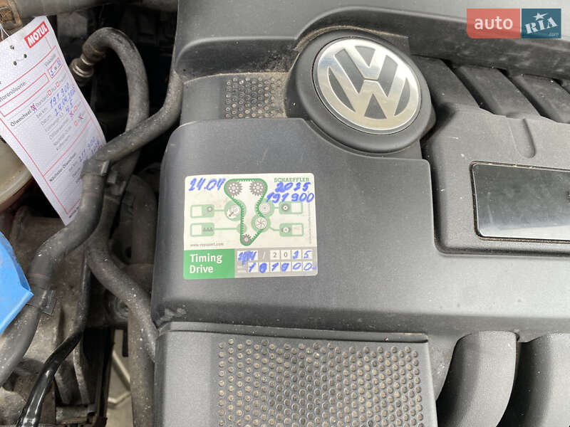 Хэтчбек Volkswagen Golf 2005 в Луцке