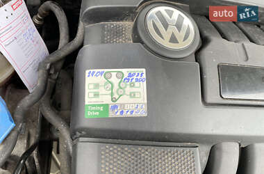 Хетчбек Volkswagen Golf 2005 в 