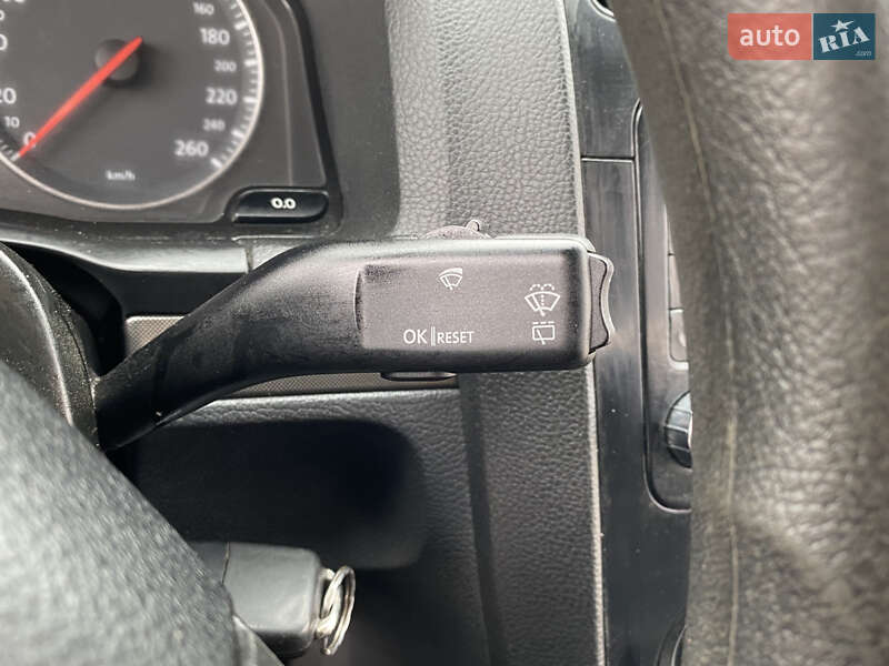 Хэтчбек Volkswagen Golf 2005 в Луцке