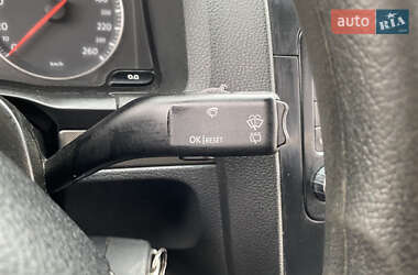 Хетчбек Volkswagen Golf 2005 в 