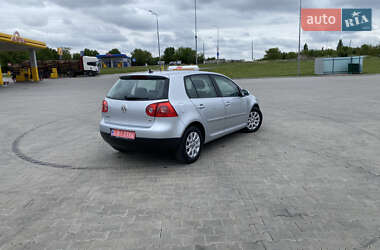 Хетчбек Volkswagen Golf 2005 в 