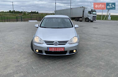 Хетчбек Volkswagen Golf 2005 в 