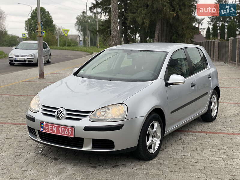 Volkswagen Golf 2004