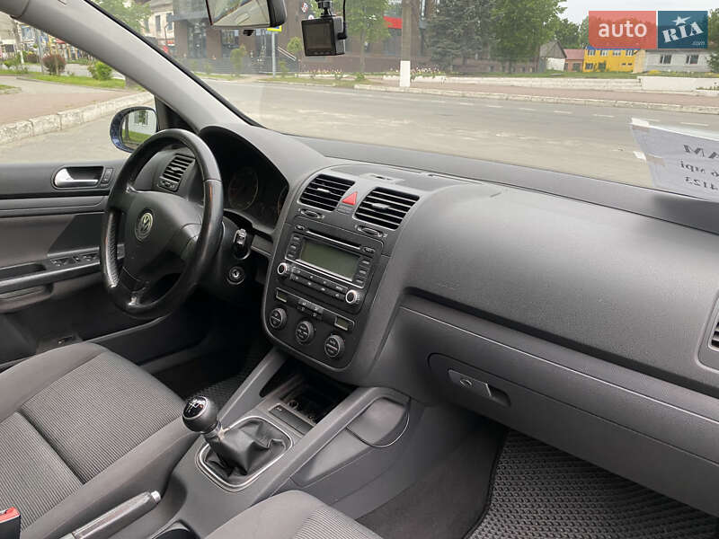 Хетчбек Volkswagen Golf 2006 в Славуті