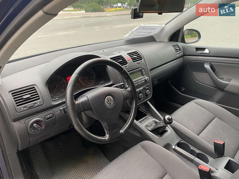 Хетчбек Volkswagen Golf 2006 в Славуті