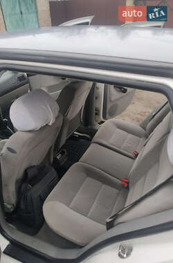 Хетчбек Volkswagen Golf 1998 в 