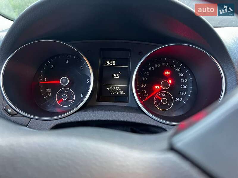 Універсал Volkswagen Golf 2010 в Ратному