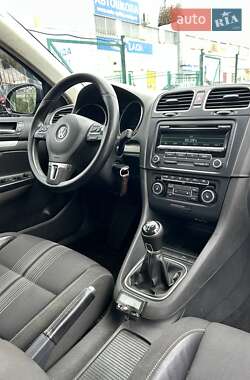 Універсал Volkswagen Golf 2012 в 