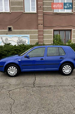 Хэтчбек Volkswagen Golf 2000 в 