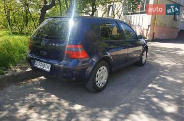 Хэтчбек Volkswagen Golf 2003 в 