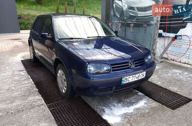 Хэтчбек Volkswagen Golf 2003 в 
