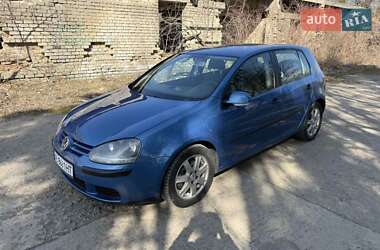 Хэтчбек Volkswagen Golf 2003 в Ладыжине