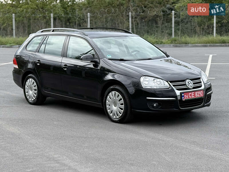 Універсал Volkswagen Golf 2009 в Вінниці