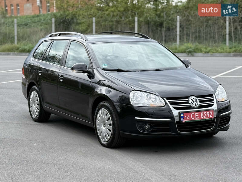 Універсал Volkswagen Golf 2009 в Вінниці