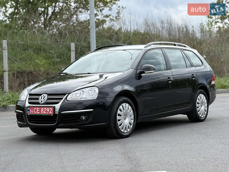 Універсал Volkswagen Golf 2009 в Вінниці