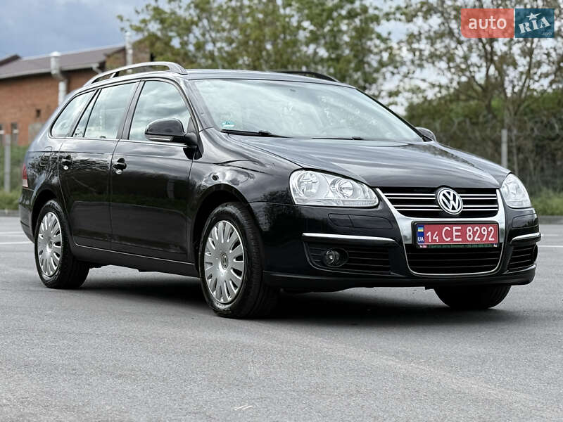 Універсал Volkswagen Golf 2009 в Вінниці