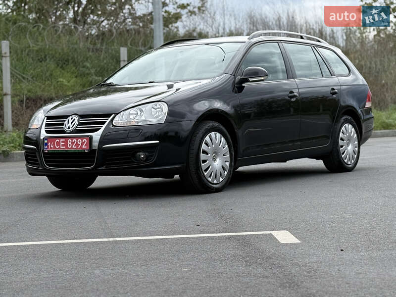 Універсал Volkswagen Golf 2009 в Вінниці