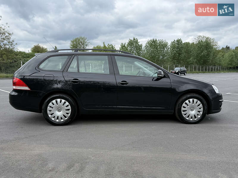Універсал Volkswagen Golf 2009 в Вінниці