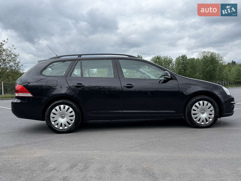 Універсал Volkswagen Golf 2009 в Вінниці