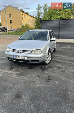 Універсал Volkswagen Golf 2003 в Житомирі