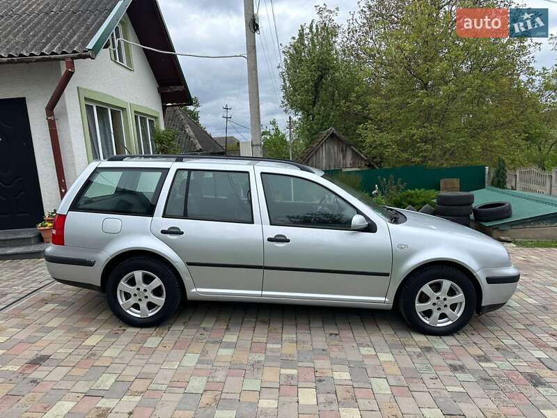 Универсал Volkswagen Golf 2003 в Бучаче