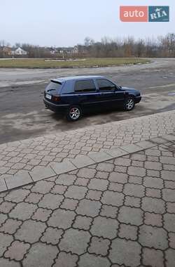 Хэтчбек Volkswagen Golf 1993 в 