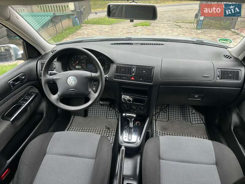 Универсал Volkswagen Golf 2003 в Бучаче