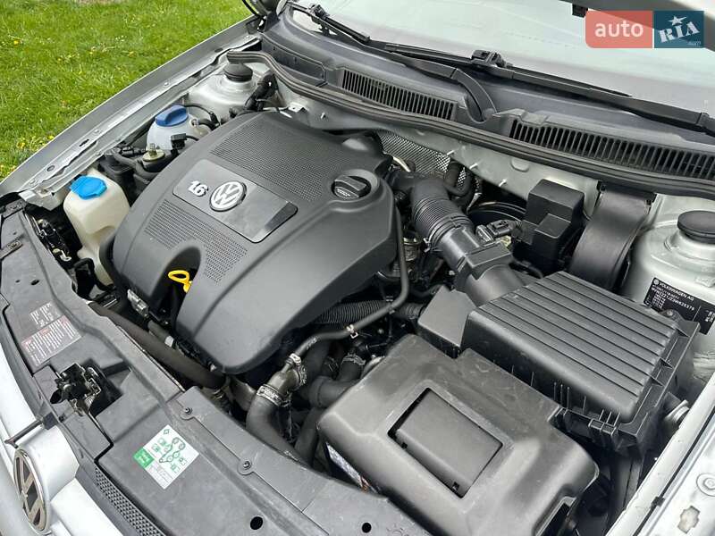 Универсал Volkswagen Golf 2003 в Бучаче