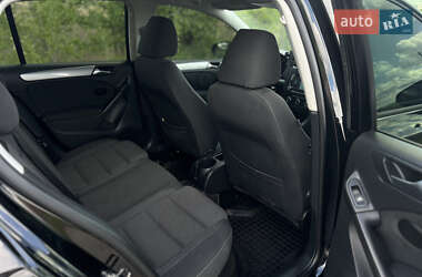 Хэтчбек Volkswagen Golf 2011 в 