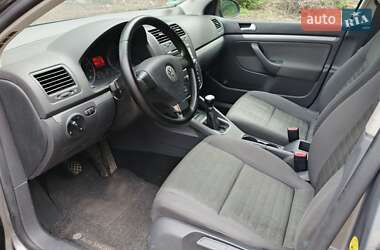 Хетчбек Volkswagen Golf 2007 в 
