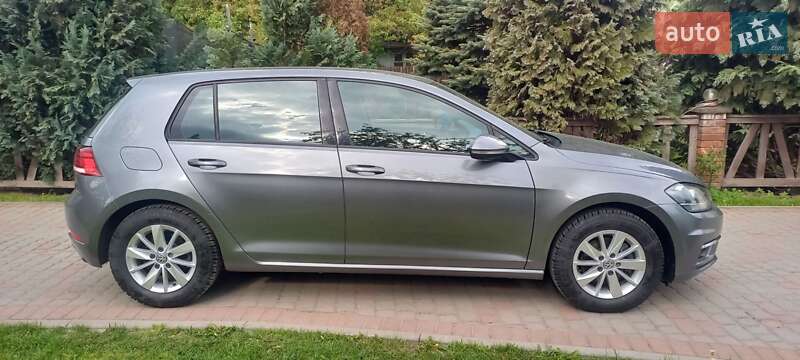 Хэтчбек Volkswagen Golf 2019 в Львове
