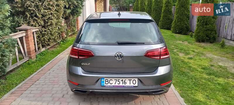 Хэтчбек Volkswagen Golf 2019 в Львове
