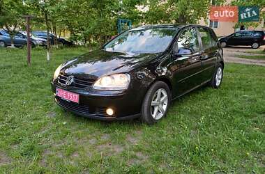 Хетчбек Volkswagen Golf 2006 в 