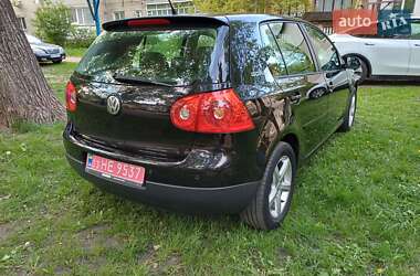 Хетчбек Volkswagen Golf 2006 в 
