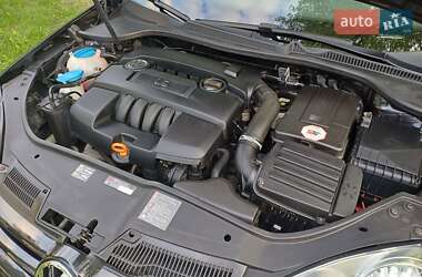 Хетчбек Volkswagen Golf 2006 в 