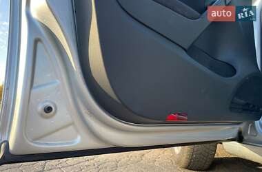 Хэтчбек Volkswagen Golf 2011 в 