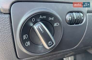 Хэтчбек Volkswagen Golf 2011 в 