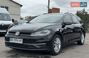 Універсал Volkswagen Golf 2017 в Дубні