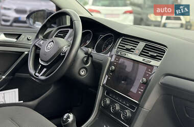Універсал Volkswagen Golf 2017 в 