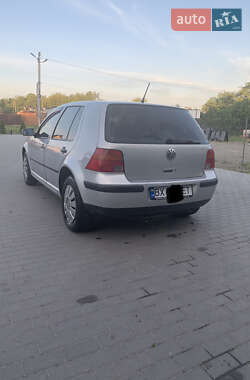 Хэтчбек Volkswagen Golf 1998 в 