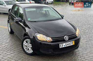Хетчбек Volkswagen Golf 2011 в 