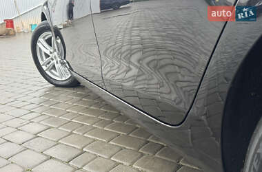 Хетчбек Volkswagen Golf 2011 в 