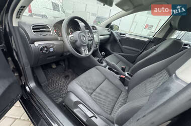 Хетчбек Volkswagen Golf 2011 в 