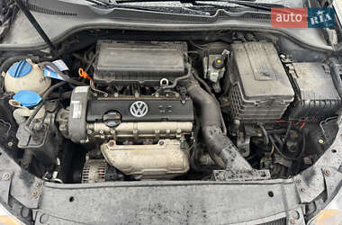 Хетчбек Volkswagen Golf 2011 в 