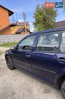 Хетчбек Volkswagen Golf 2003 в 
