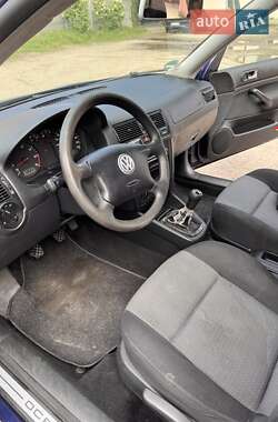 Хетчбек Volkswagen Golf 2003 в 