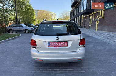Універсал Volkswagen Golf 2010 в 