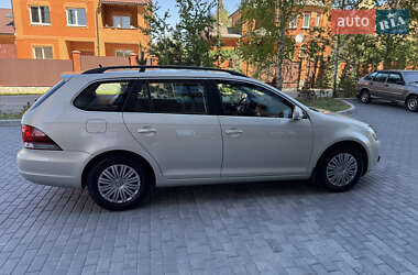 Універсал Volkswagen Golf 2010 в 