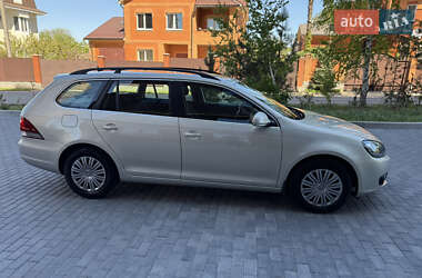 Універсал Volkswagen Golf 2010 в 